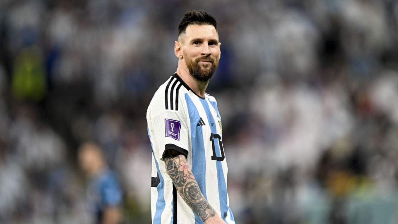 He looks 20 again! Messi has SHAVED HIS BEARD for the first time since  2016| All Football